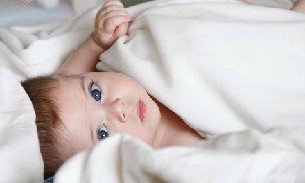 Cómo cambiar el ciclo de sueño de un bebé