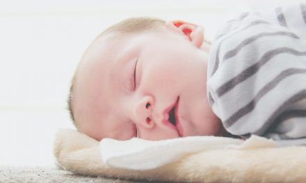 Consejos para dormir a un bebé en los meses de verano